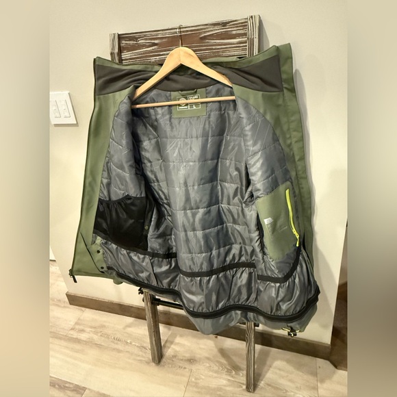 Men’s winter snow jacket size large - Picture 3 of 6